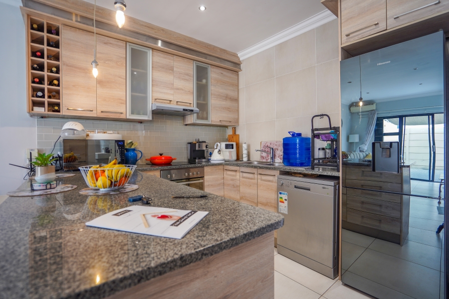 2 Bedroom Property for Sale in Parklands North Western Cape